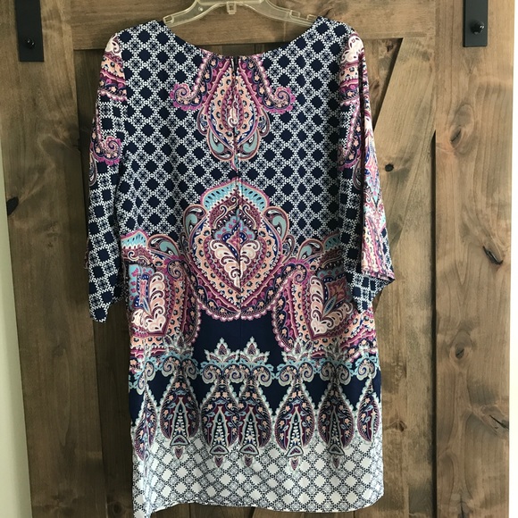 Patterned Shift Dress 🌸 - Picture 2 of 3